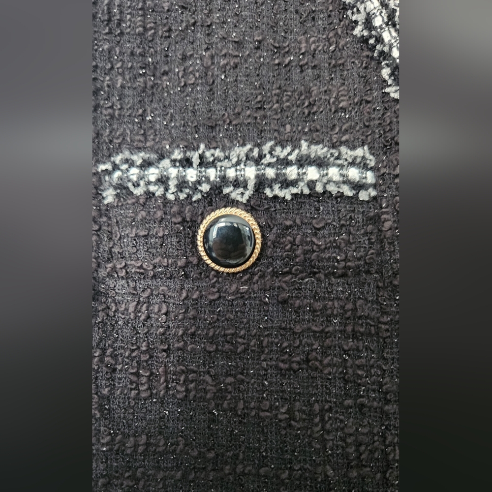 Chic Black Tweed Sleeveless Vest with Contrast Trim And Silver Accents - Picture 2 of 4